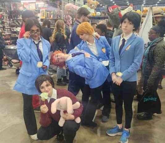 Youmacon 2024 Highlights: Impressive Cosplay from Fans news-10112024-225900