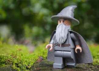 Elias’ Mysterious Past: Why He’s More Than Just a Powerful Magus Elias’ Mysterious Past: Why He’s More Than Just a Powerful Magus