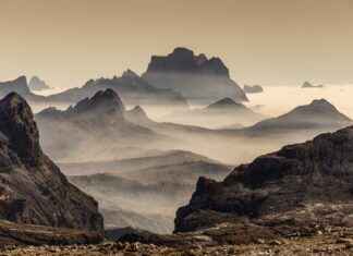 How Made in Abyss Creates a Beautiful Yet Terrifying World How Made in Abyss Creates a Beautiful Yet Terrifying World