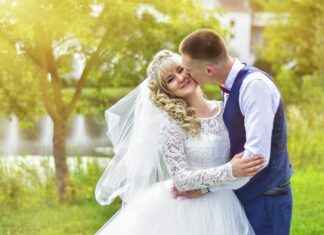 How to Get Into Reading Light Novels and Webcomics How to Get Into Reading Light Novels and Webcomics