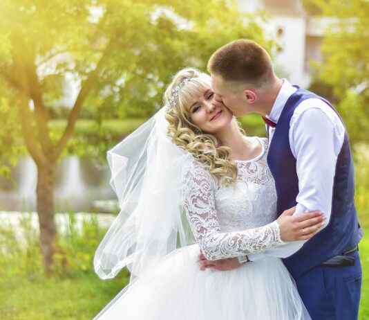 How to Get Into Reading Light Novels and Webcomics How to Get Into Reading Light Novels and Webcomics